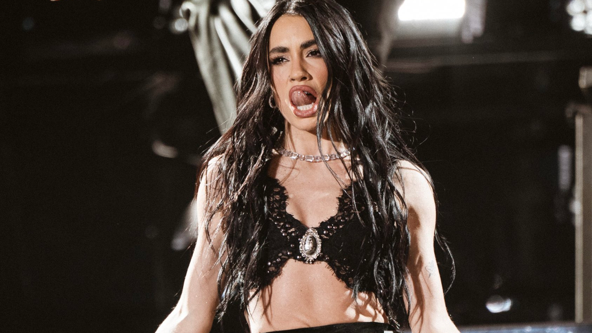 Lali Espósito hizo delirar a Vélez con un clásico de Patricio Rey y sus Redonditos de Ricota