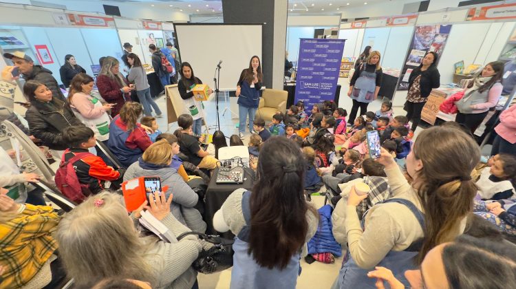 Merlo escribe un capítulo destacado en la Feria Provincial del Libro