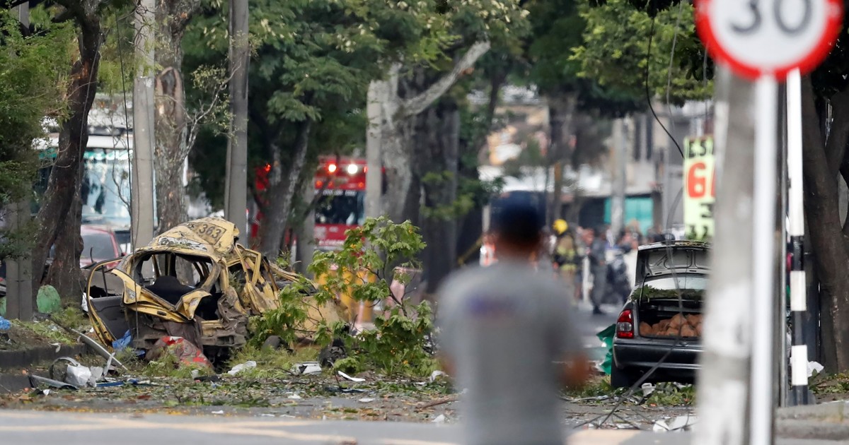Colombia: al menos 5 muertos y 36 heridos en un atentado contra una inferior aérea de la  ciudad de Cali