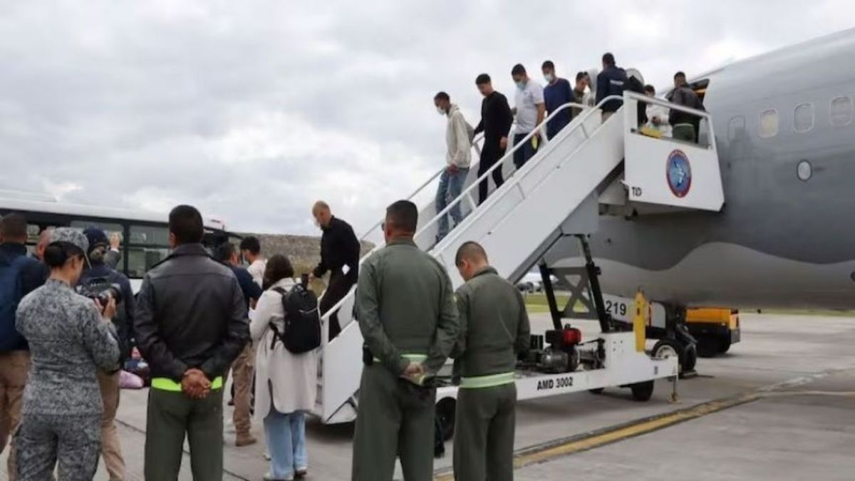 Llega el primer vuelo con argentinos deportados de Estados Unidos: la mitad, sin antecedentes