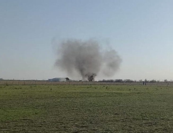 Córdoba: una avioneta se estrelló durante un tell de acrobacias y se prendió fuego