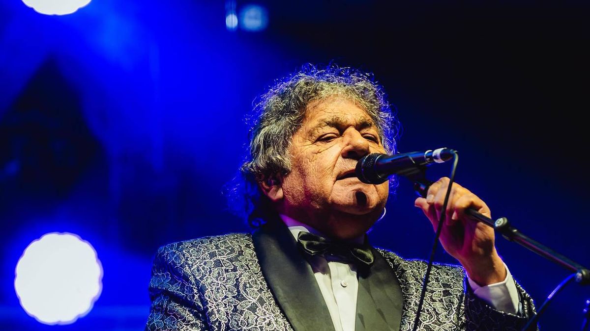 Después de Los Palmeras, Cacho Deicas presentó a su nueva banda y anunció un gran express