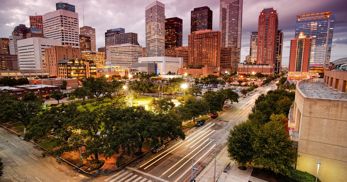 El tiempo hoy en Houston: a qué hora será la tormenta y cómo impactará  en el estado del clima este 9 de agosto de 2025