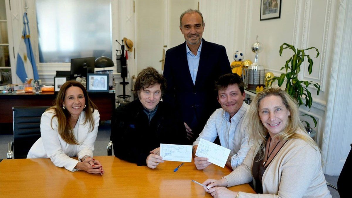 Los Milei corren a Lule Menem y empoderan a Pilar Ramírez y Caputo para la campaña