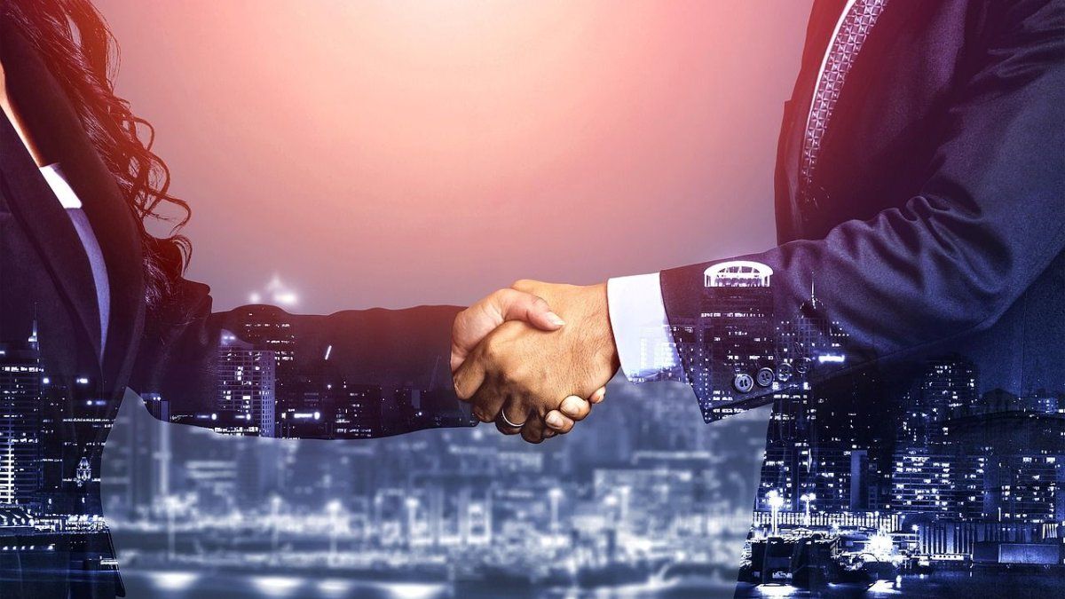 Beneficios laborales en la mira: cómo las empresas enfrentan la inflación y la crisis de talento en Argentina