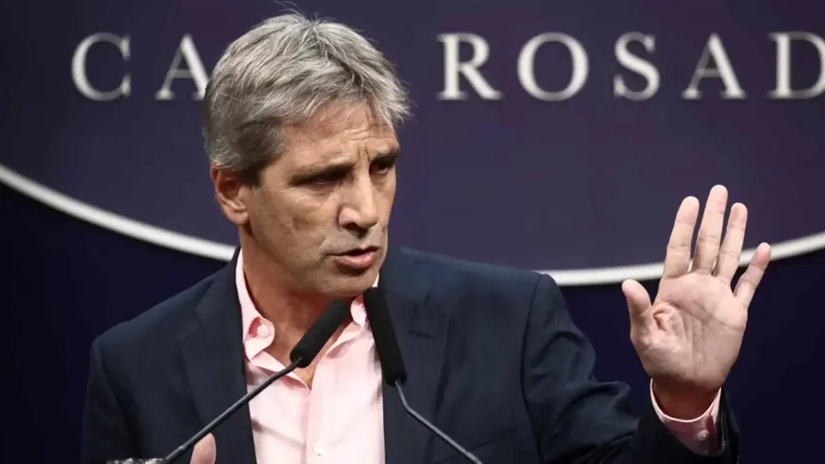 El off de Alejandro Fantino: Luis Caputo salió a decir que la macroeconomía está sólida