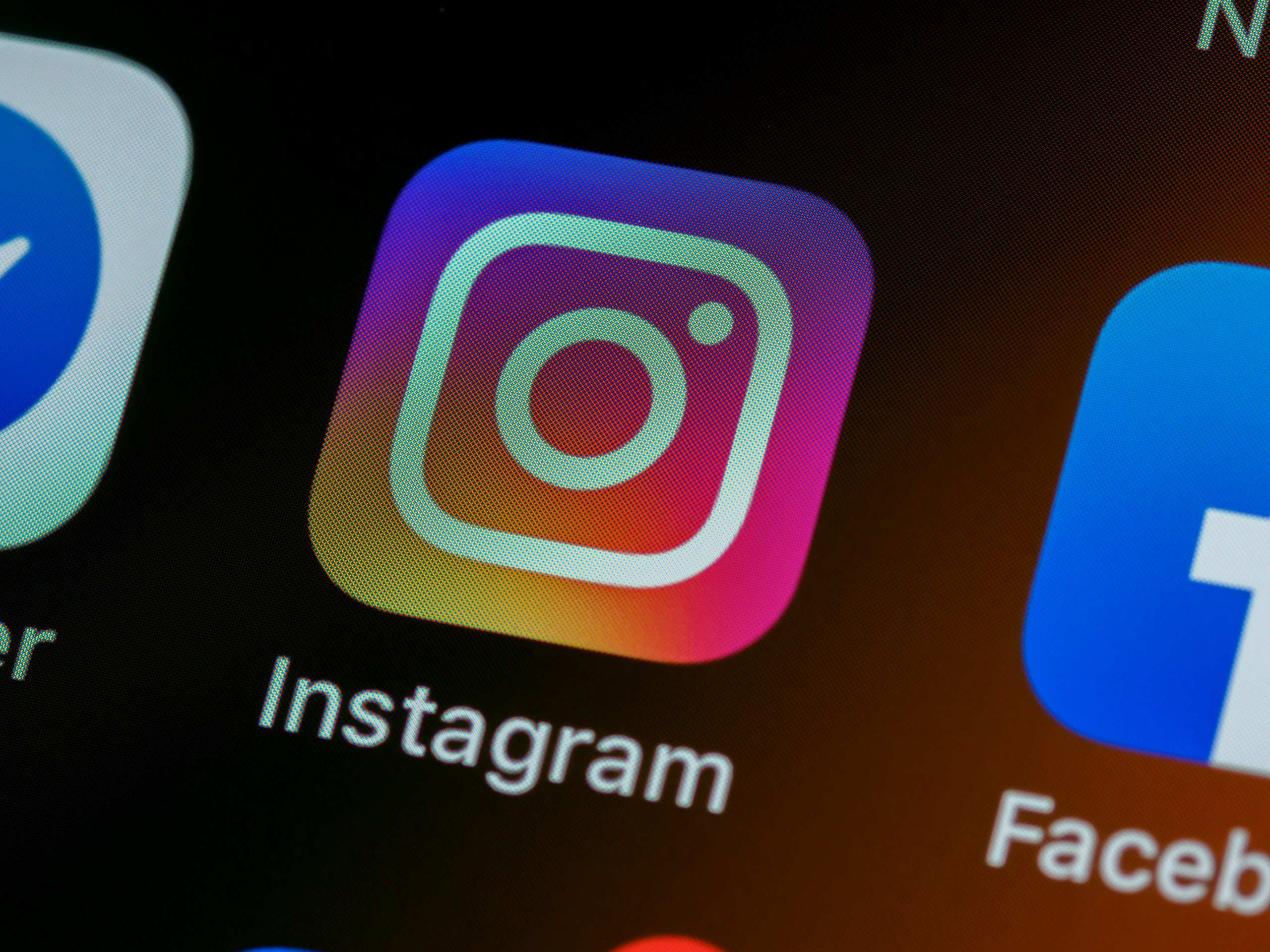 Instagram la lía con su nueva regla: si no eres influencer, olvídate de esta función
