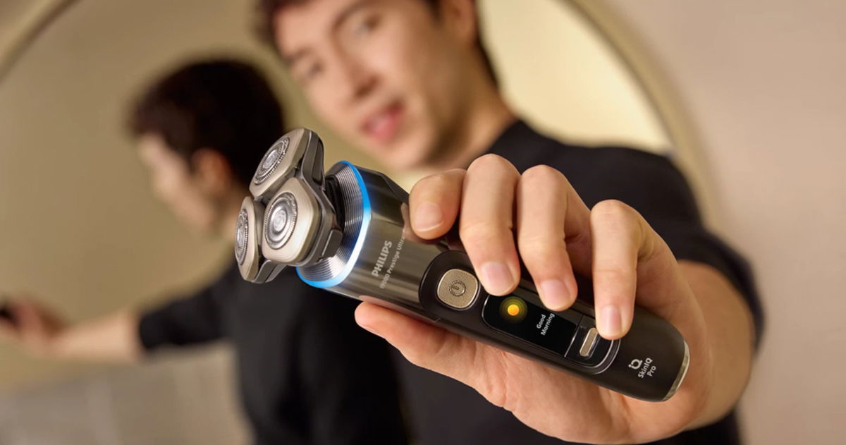 Oferta brutal (mínimo histórico) en una afeitadora top rate Philips con centro de limpieza incluido