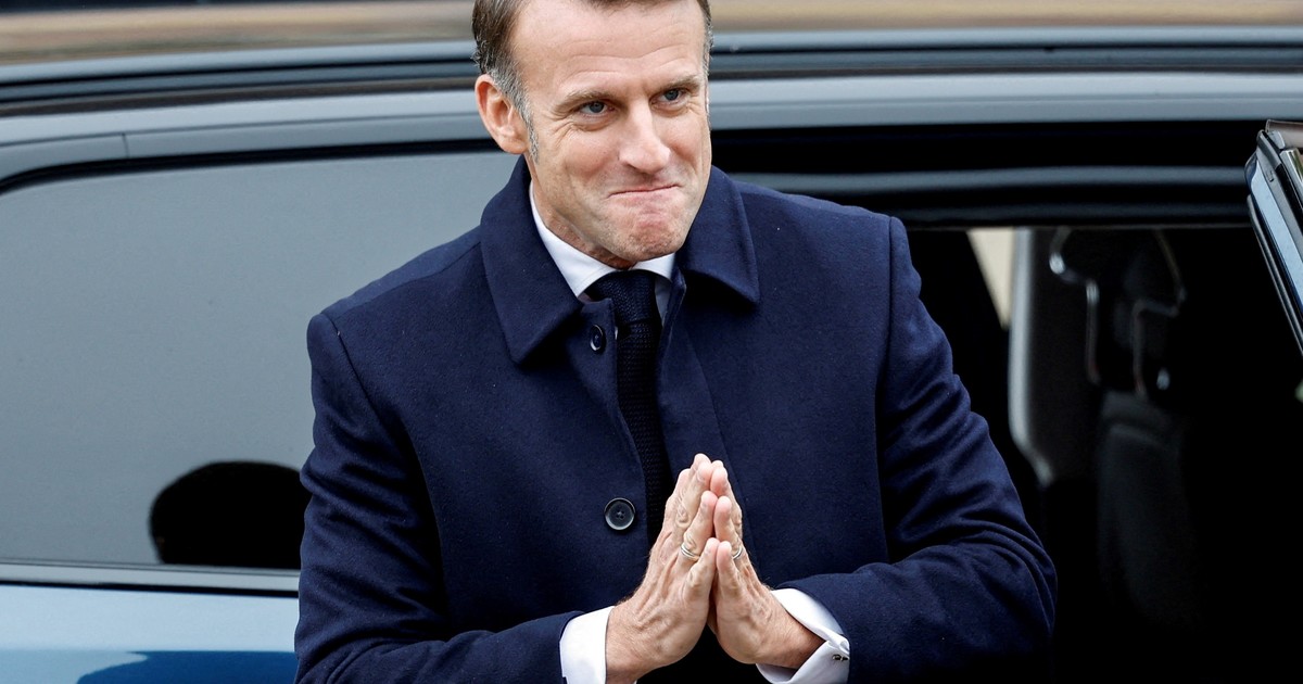 Sin aliados y abandonado, las opciones de Emmanuel Macron se agotan en Francia