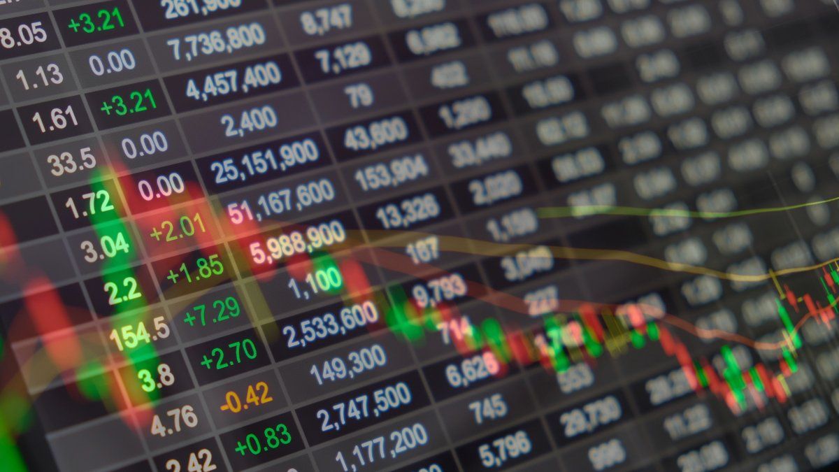 La crisis política en Francia golpea a las bolsas europeas, mientras Wall Street sube en el premarket