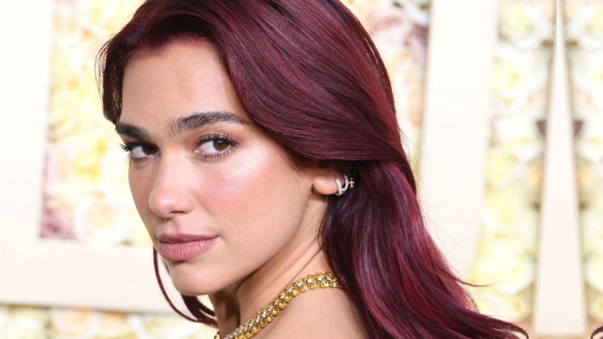 De cuánto es la fortuna de Dua Lipa, la cantante que es furor en el mundo y viene a River en noviembre