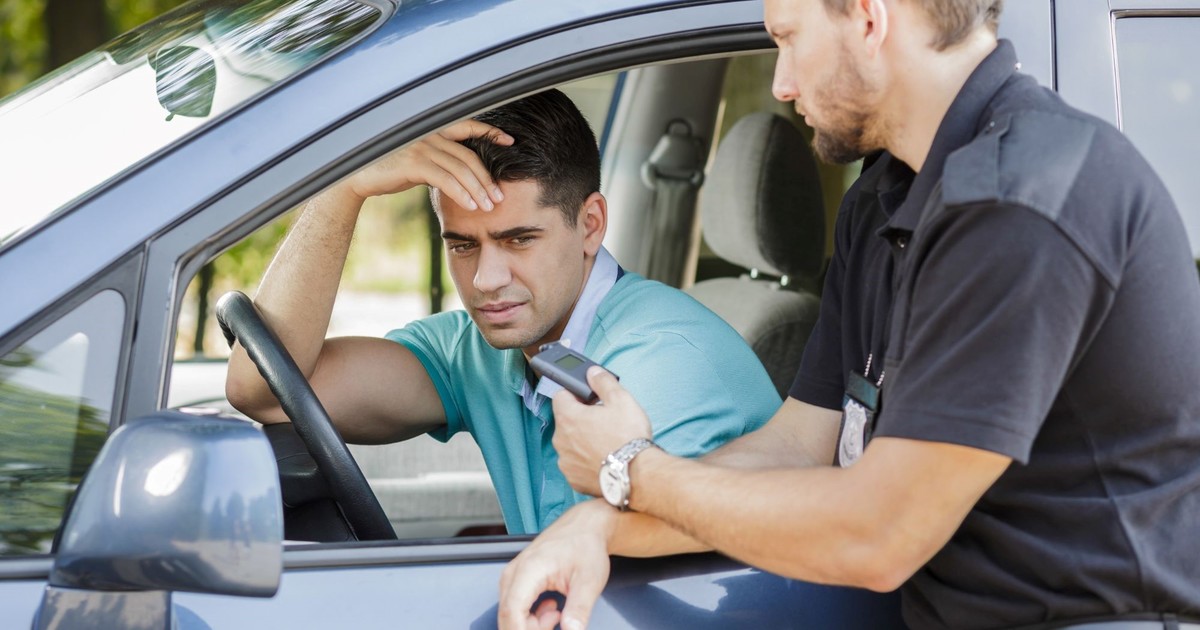 ¿Cómo comprobar si tu auto tiene multas de tránsito pendientes en Estados Unidos?