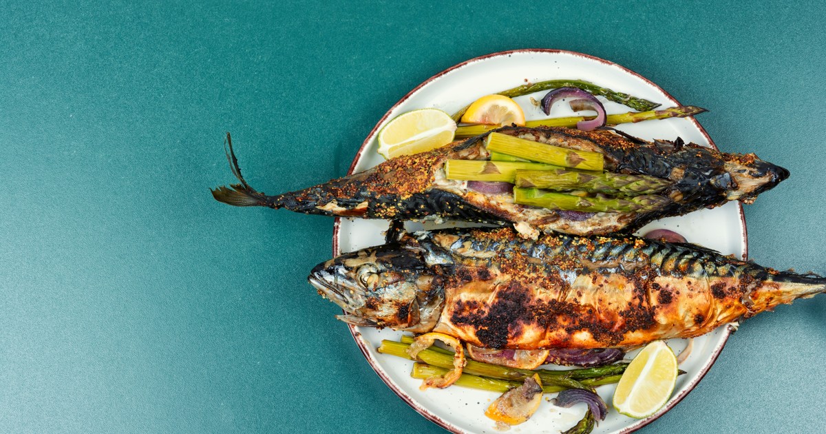 Cómo hacer pescado frito en la “air fryer”: el truco del rebozado crujiente y saludable
