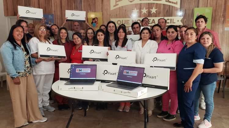 San Luis fortalece su crimson de registros médicos con 744  computadoras entregadas
