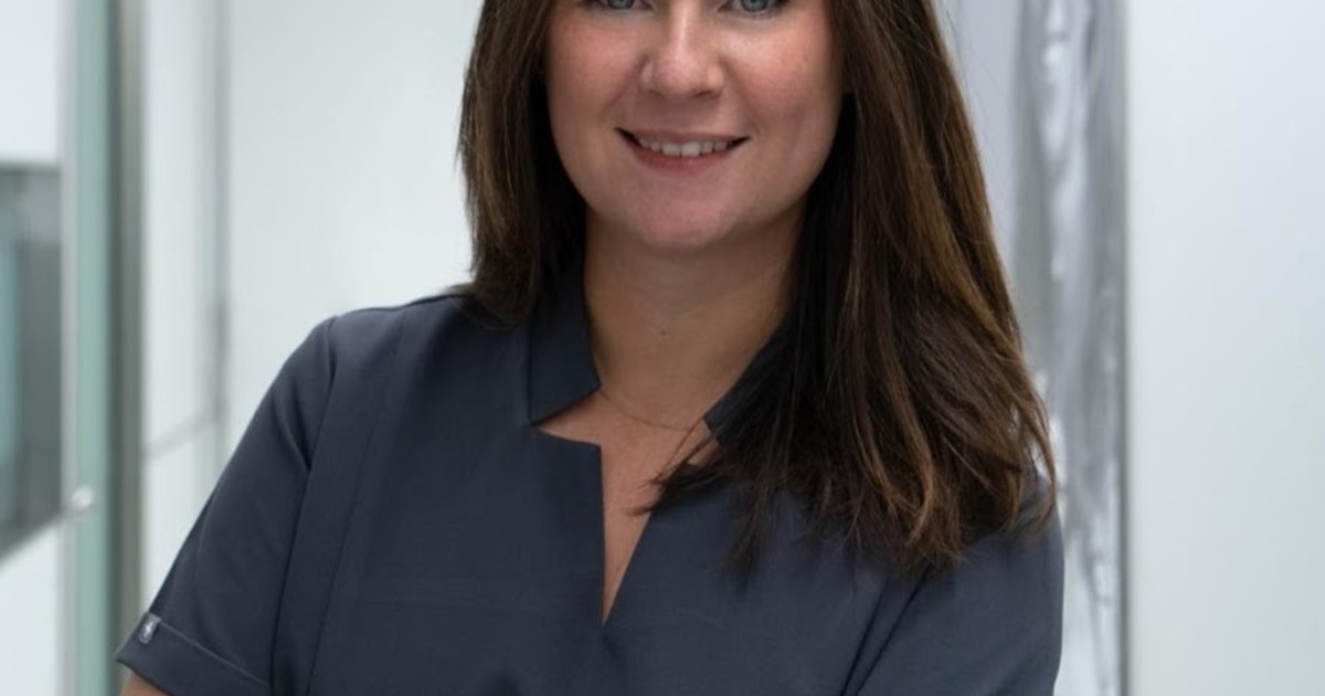 Almudena Herraiz, experta en ortodoncia y cuidado bucal: “Los dientes amarillos no solo son por falta de higiene”