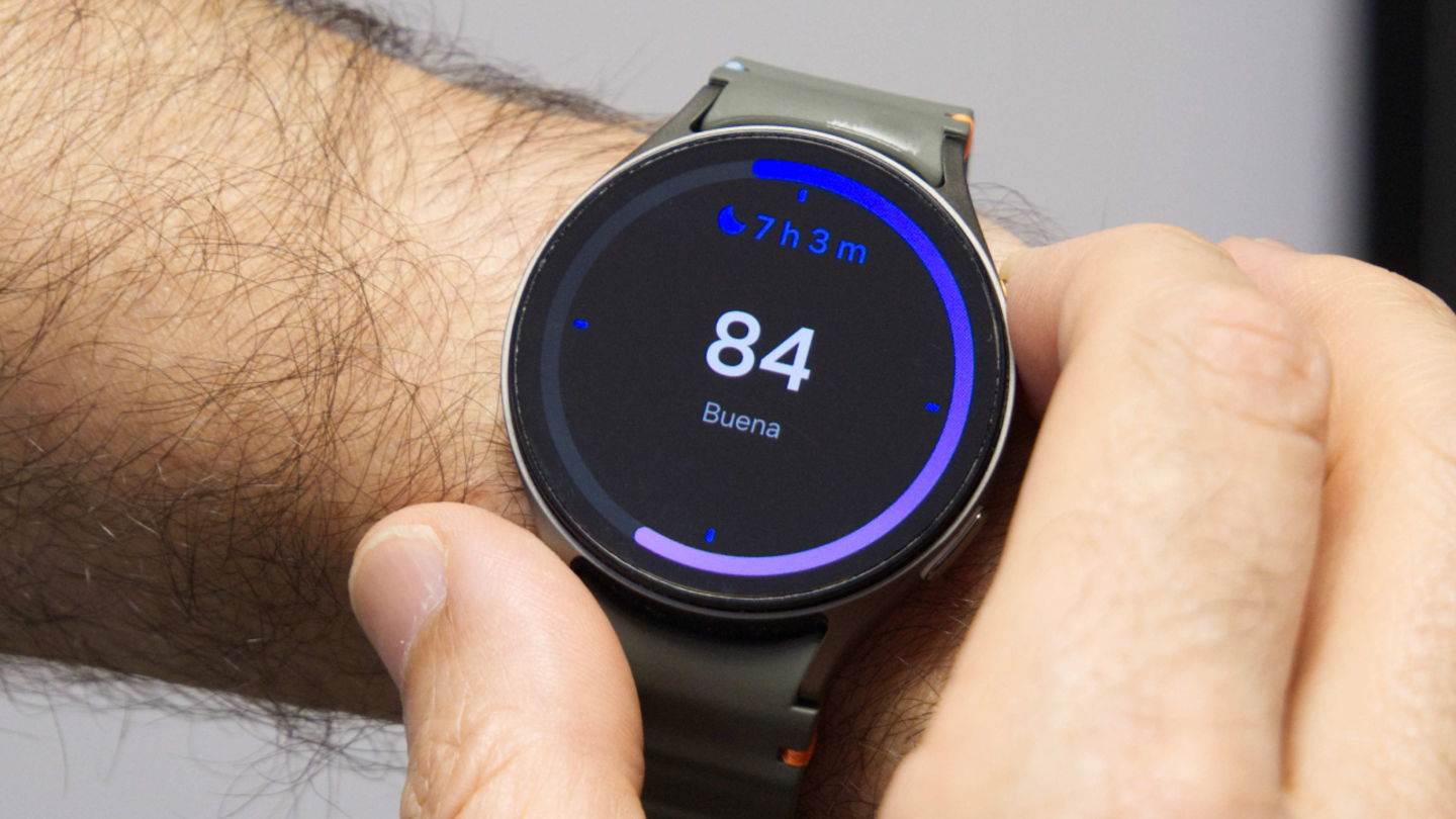 Te puede sorprender lo completo que es este reloj inteligente: buena pantalla, autonomía right y un seguimiento deportivo que no te falla cuando lo necesitas
