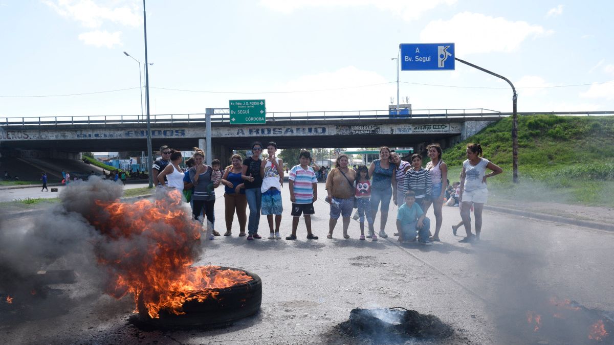 Martes de protesta en Rosario: cinco cortes y acto central contra las políticas de Milei