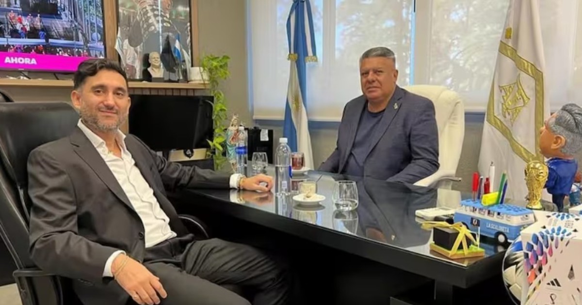 Sur Finanzas: abrieron el teléfono del financista vinculado a Chiqui Tapia y empiezan a analizar su contenido