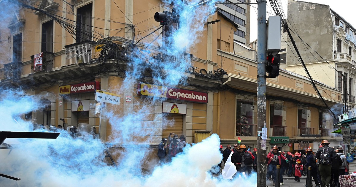 Por tercer día consecutivo, los sindicatos volvieron a marchar contra el retiro de la subvención a los combustibles en Bolivia