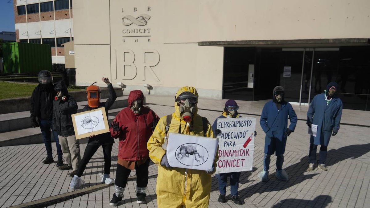 Ciencia y tecnología en retroceso: la inversión pública se desplomó 43,8% en dos años