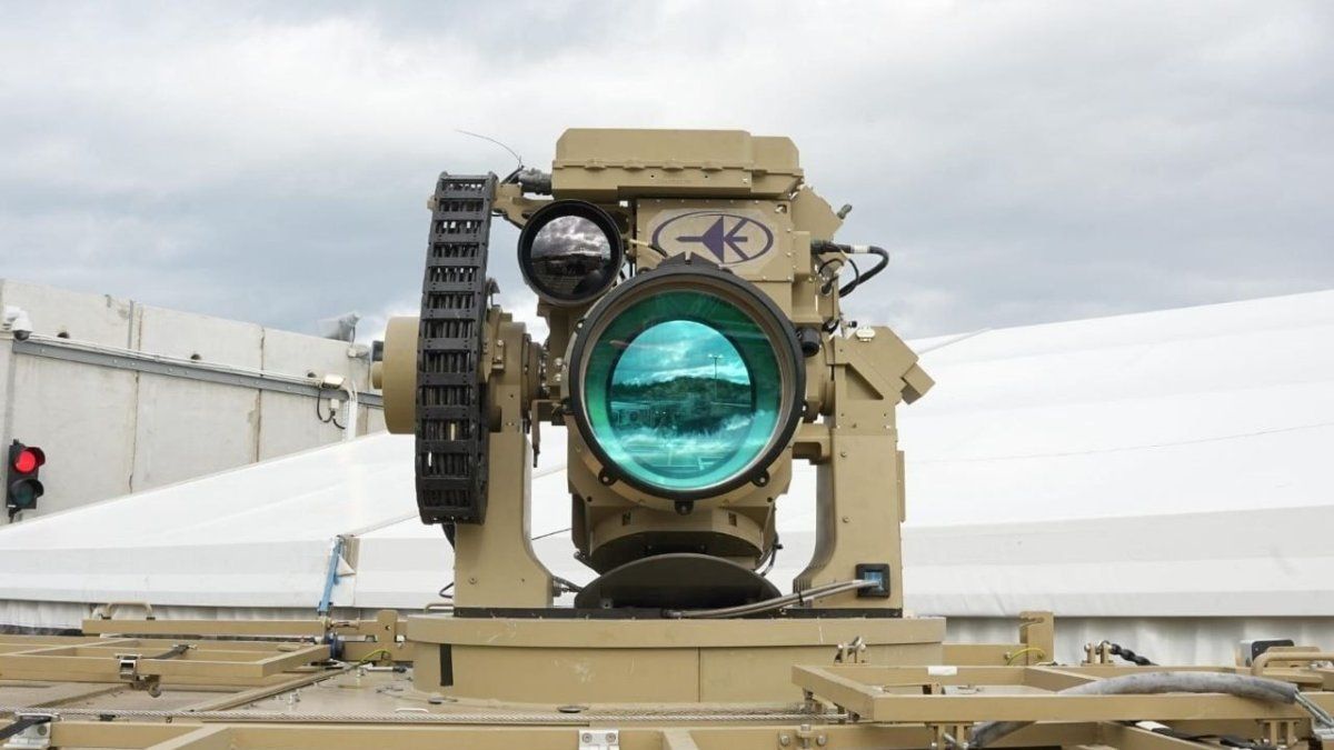 Israel presentó «Rayo de Hierro», el primer escudo láser antiaéreo del mundo