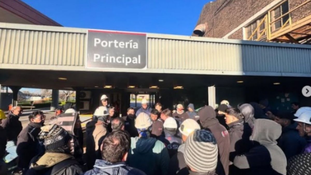 En Santa Fe cerraron 2.276 empresas y se perdieron 15.128 empleos registrados