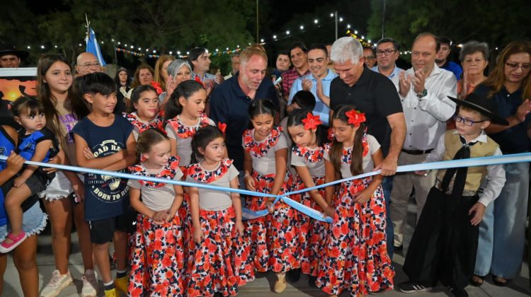 Fraga inauguró las remodelaciones de la plaza San Martín