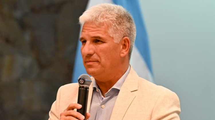 Poggi celebró el compromiso de los intendentes para construir viviendas