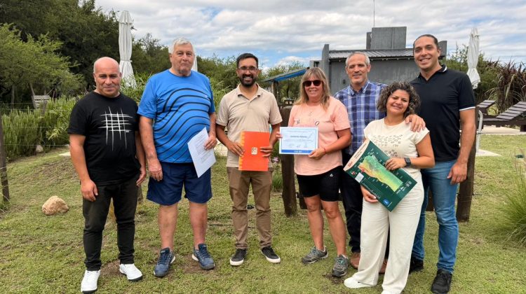 Entregaron certificados a alojamientos en la Costa de los Comechingones