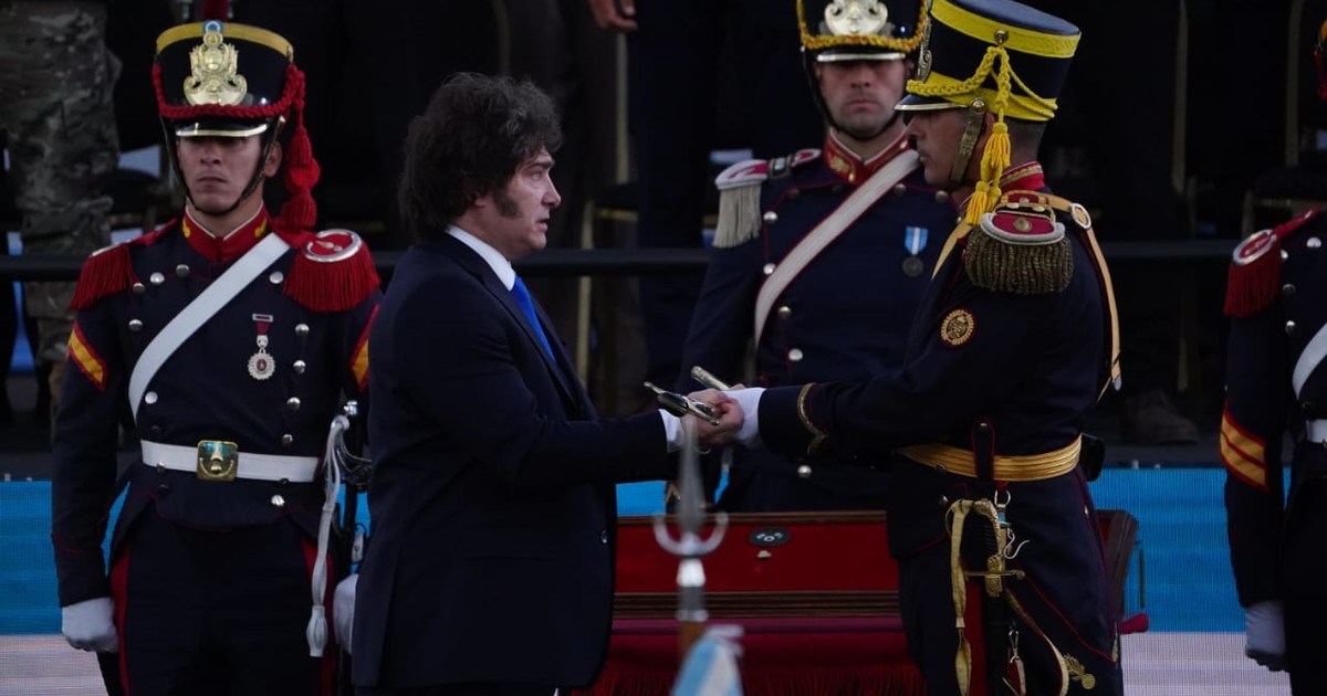 Milei buscó cerrar la polémica por el traslado del sable corvo de San Martín: «Es un acto de justicia histórica»