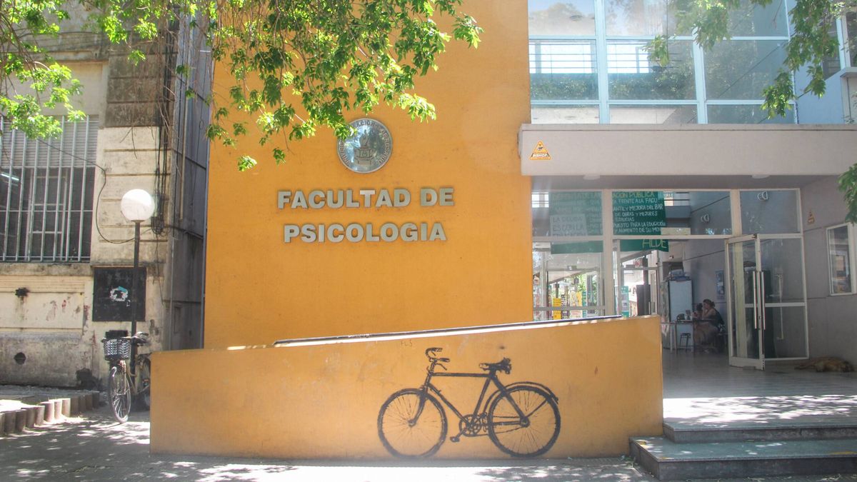 Docentes de la UNR criticaron a las agrupaciones estudiantiles que exigen rendir: Equivocan el camino