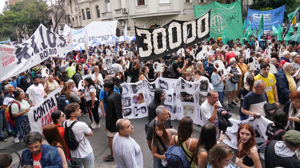 Los trabajadores y la dictadura: múltiples actividades en la carpa de la resistencia