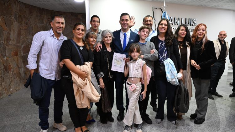 “La política habitacional es construir oportunidades, futuro y dignidad para las familias”