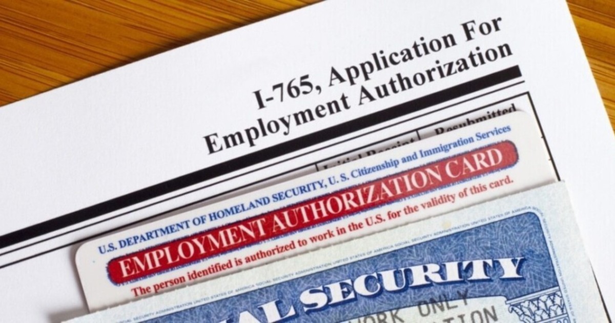 Guía clave para trabajadores inmigrantes: qué hacer ante cambios en permisos y empleo en EE.UU.
