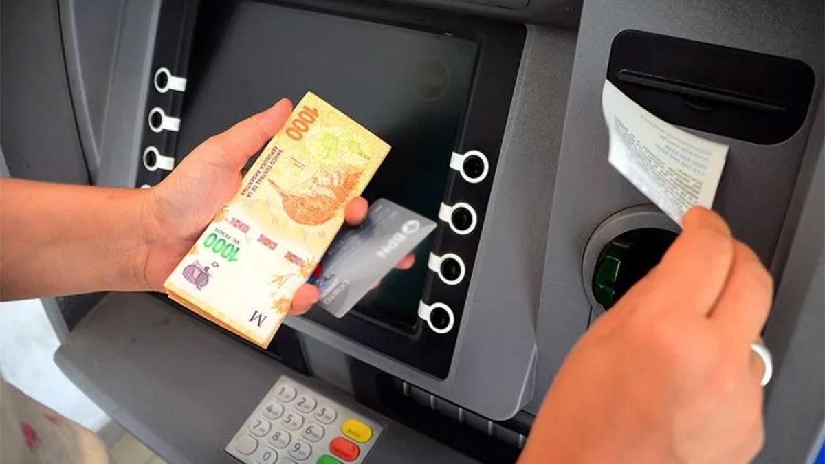 Cobran los trabajadores provinciales: cuál es el cronograma de pago de los haberes de marzo