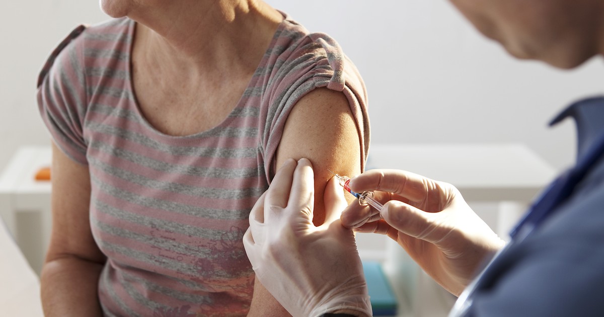 Cuándo estará disponible en las farmacias la vacuna antigripal para afiliados del PAMI y por qué se demora