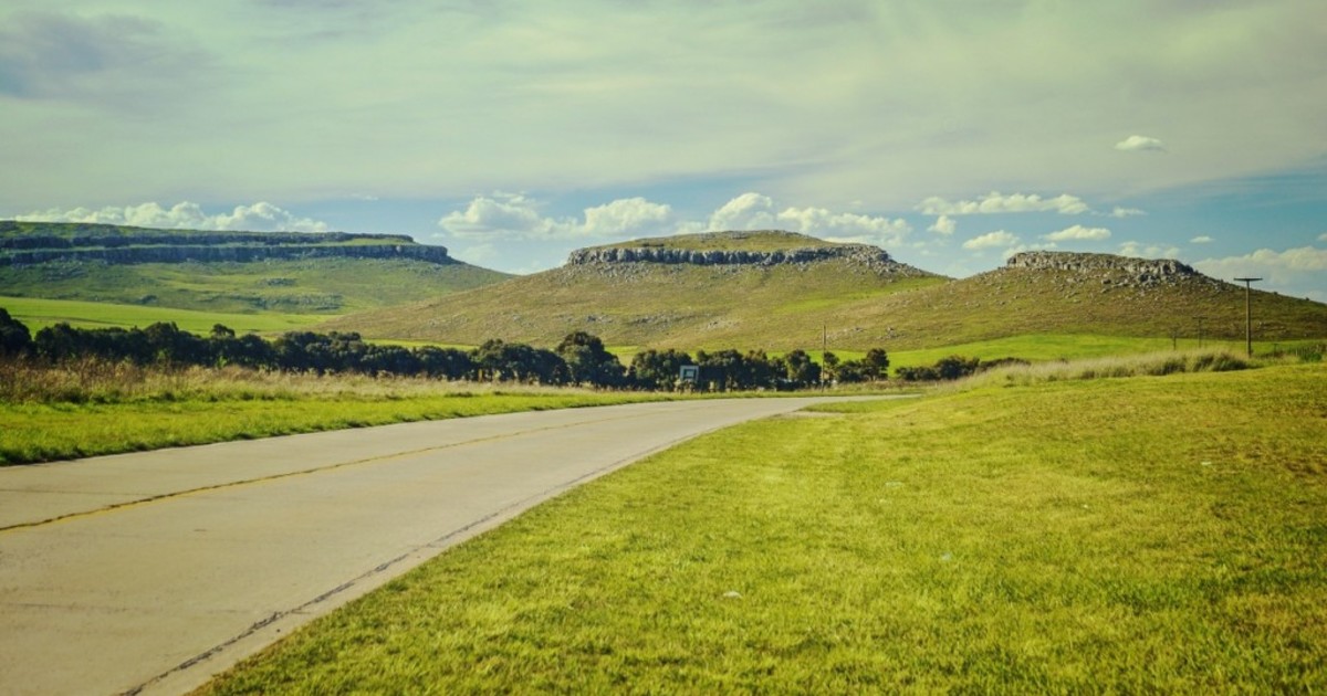 Sierras, cavernas y el pueblo de las frambuesas: rincones secretos a 400 km de Buenos Aires