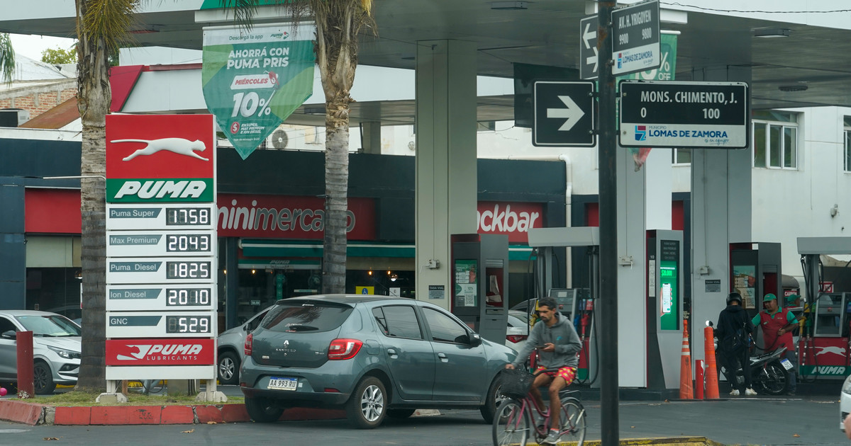 El petróleo se dispara y las empresas dicen que los precios de los combustibles ya tienen un atraso de 15%