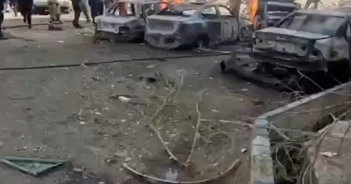 “Parece que estamos en una película”: el caos y el pánico se apoderan de Teherán mientras los ataques aéreos sacuden la ciudad