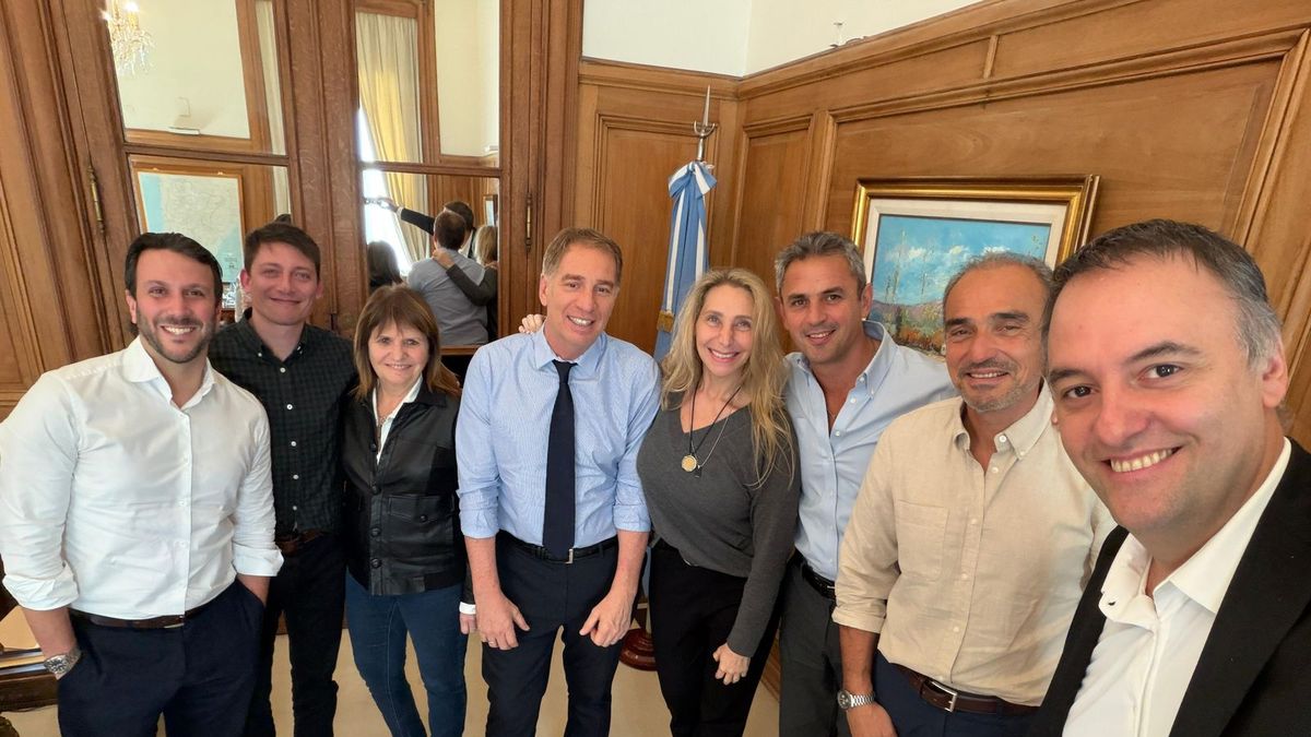 Manuel Adorni encabezó la reunión de la mesa política en un intento por reencauzar la agenda legislativa y bajar el ruido interno