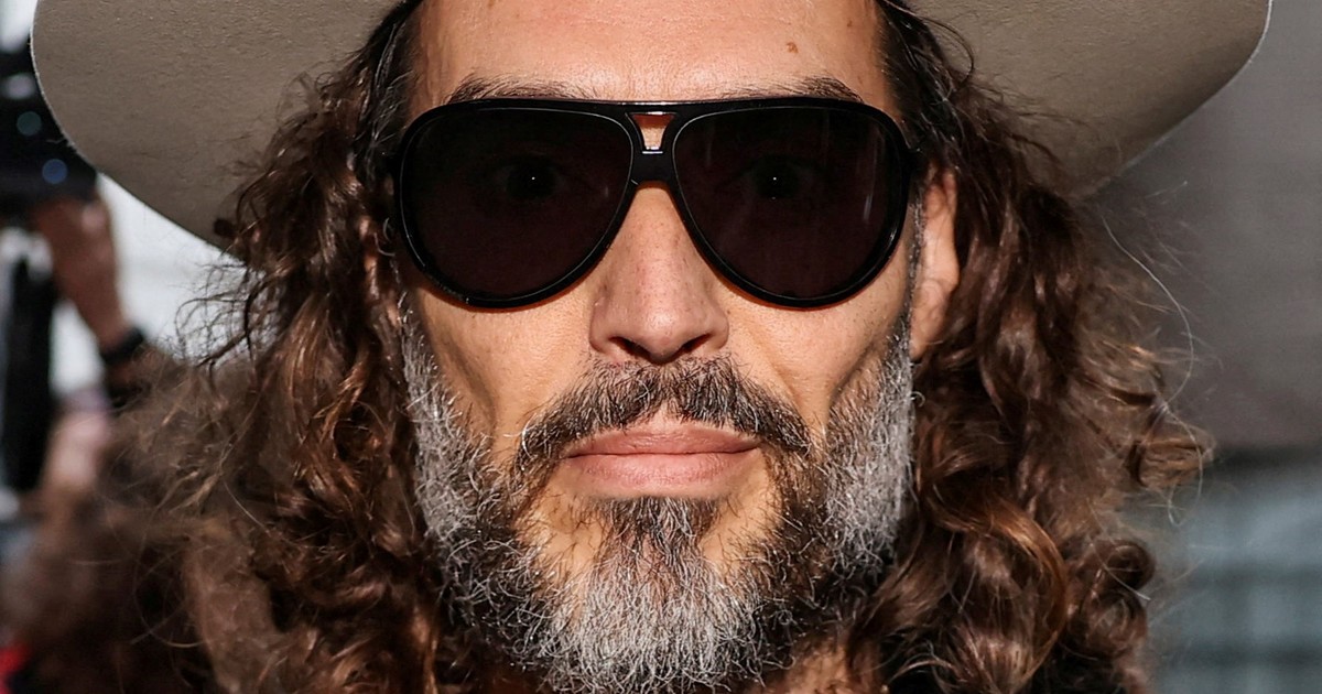 Russell Brand: el ex de Katy Perry admite «explotación sexual» tras una relación con una chica de 16 años