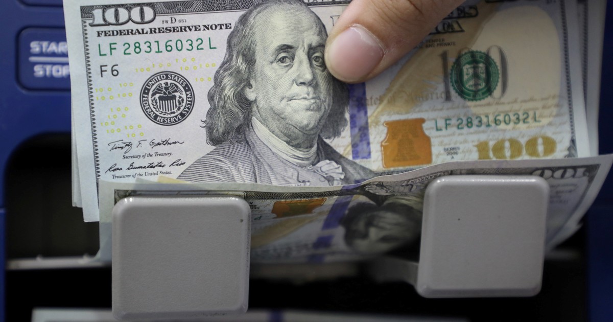 Dólar blue hoy: a cuánto cotiza este lunes 13 de abril