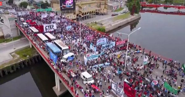 Los movimientos sociales convocan a cortes de accesos en reclamo de aumentos salariales