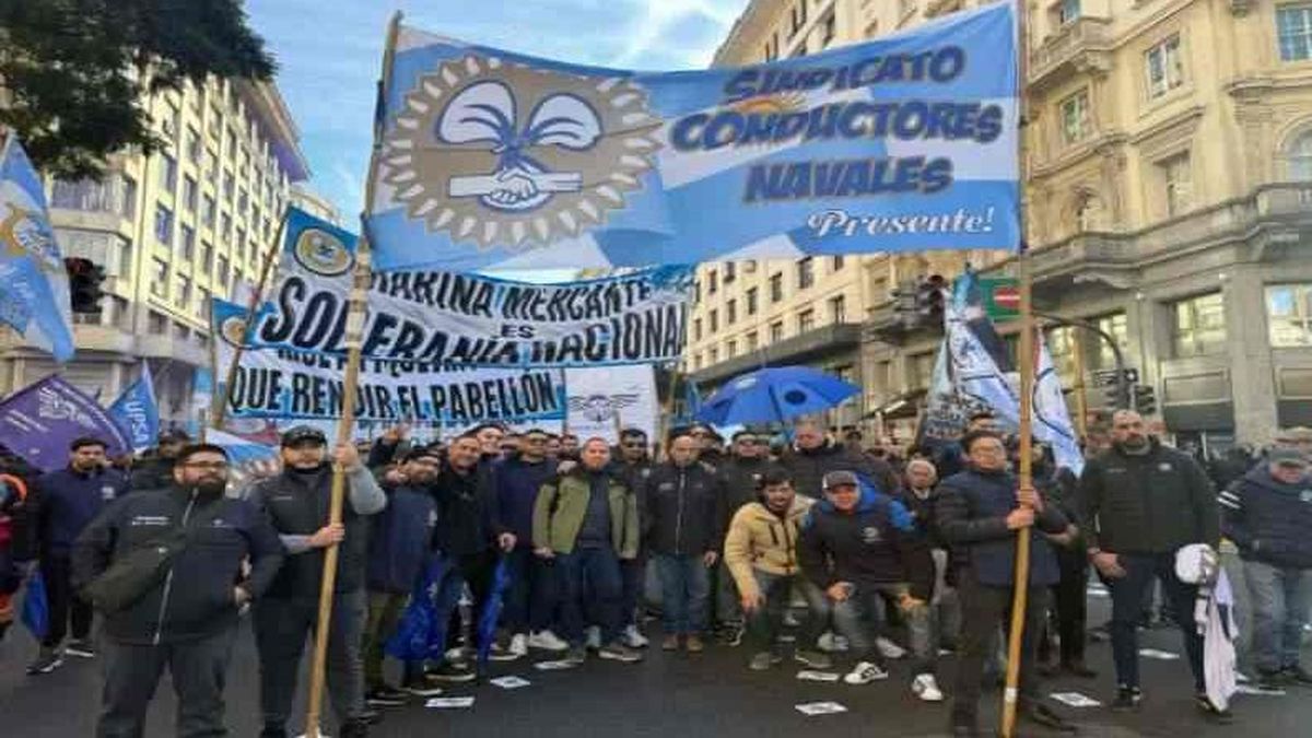 Hidrovía: gremios rechazan un proyecto para cambiar la ley de cabotaje
