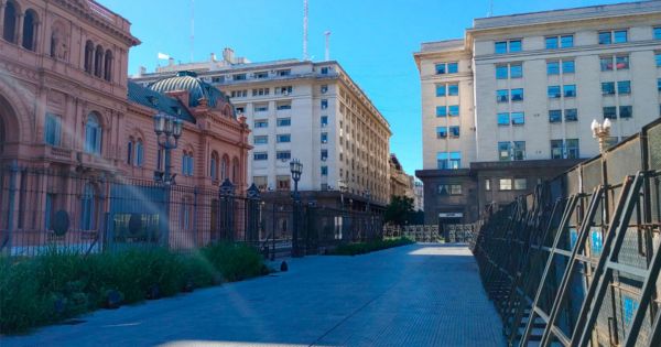 La mesa política se reúne a las 16 en la Casa Rosada, en paralelo con el acto central de la marcha federal universitaria