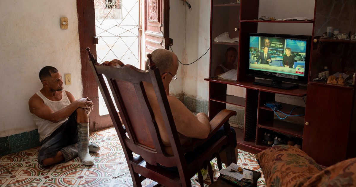 La noticia de la acusación de EE.UU. a Castro tarda en llegar a los cubanos que esperan un avance decisivo