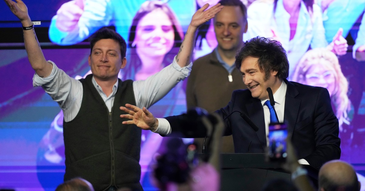 «Me iré con el Presidente o cuando él disponga»: Santiago Caputo envía un mensaje a la interna que estalló en LLA