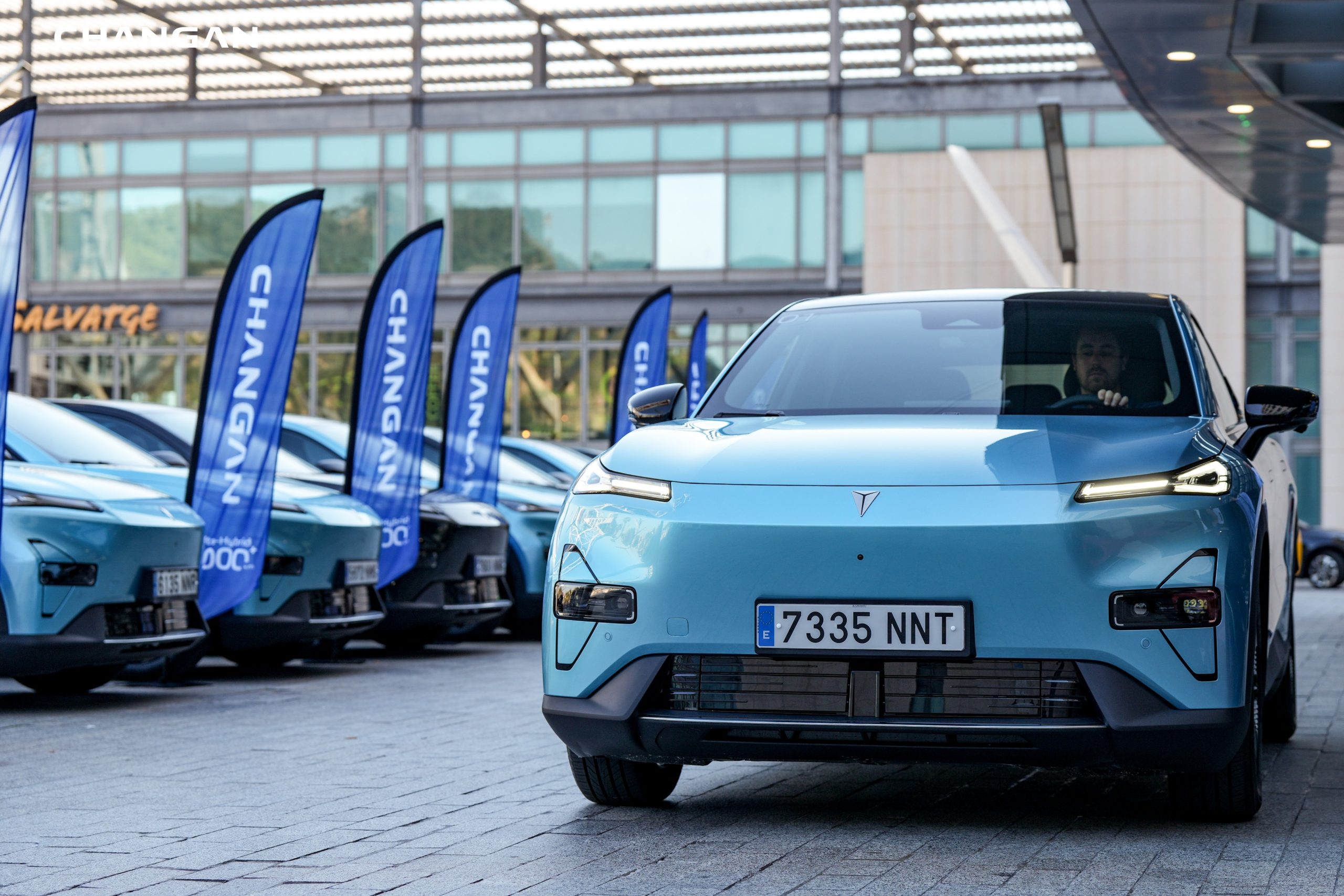 CHANGAN estrena su tecnología Ultra-Hybrid en Europa con el nuevo Deepal S05 PHEV, un híbrido enchufable con 1.000 km de autonomía