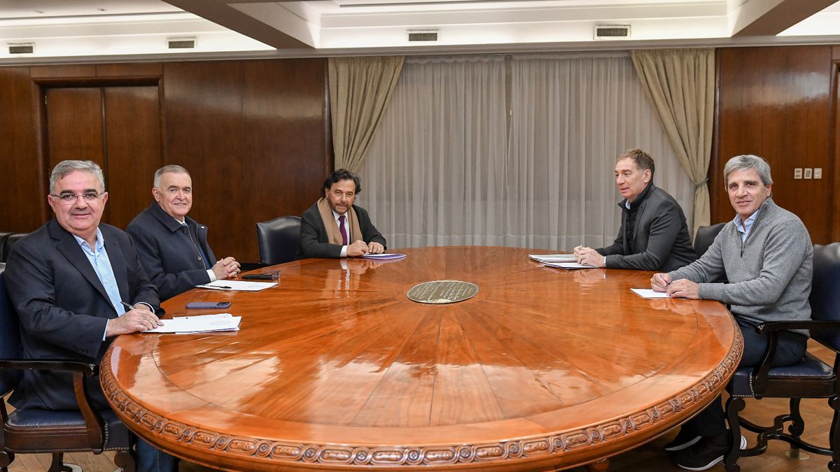 Osvaldo Jaldo se reunió con Luis Caputo y Diego Santilli por fondos y obras para Tucumán