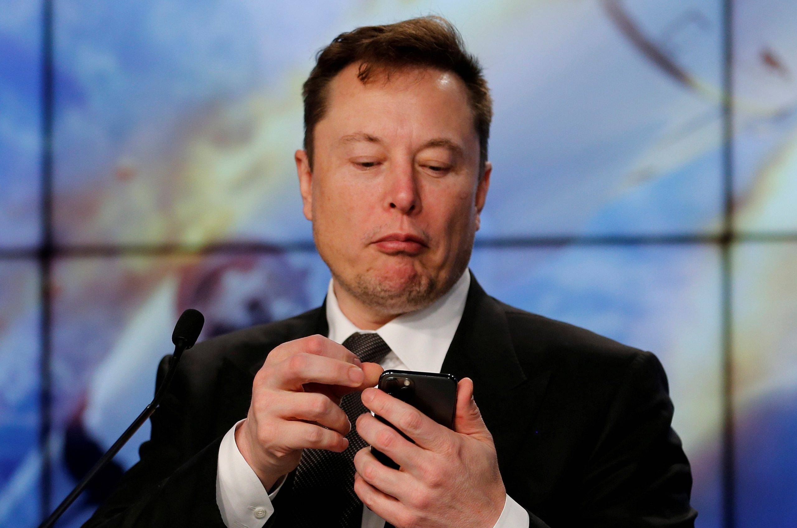 SpaceX prepara un rival para el iPhone impulsado por la IA de Elon Musk